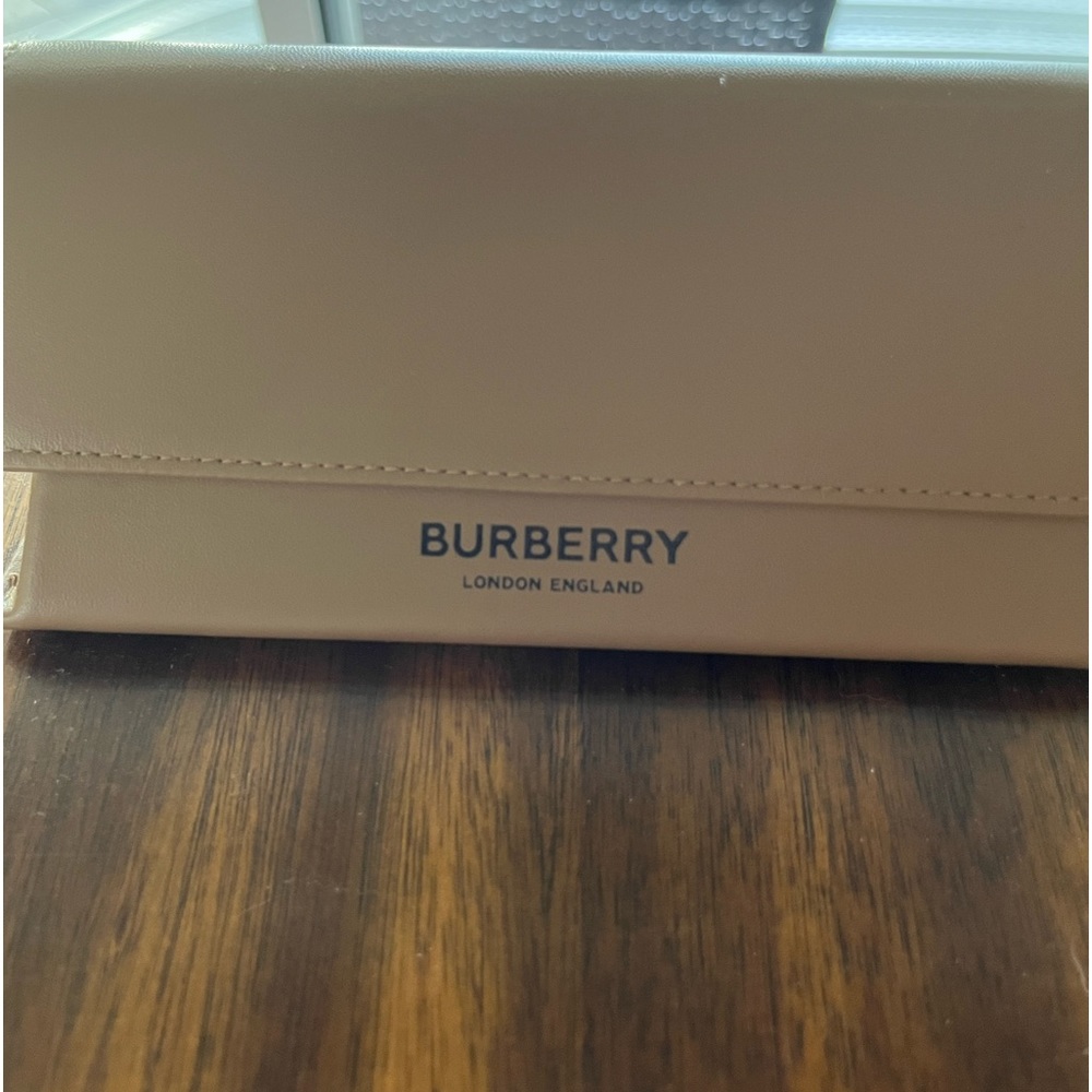 Burberry Sunglasses Case